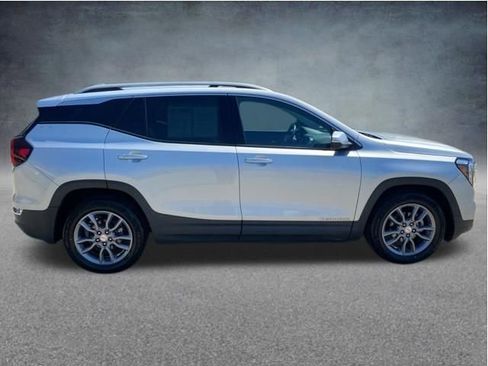 Used 2022 GMC Terrain SLT FWD image 8