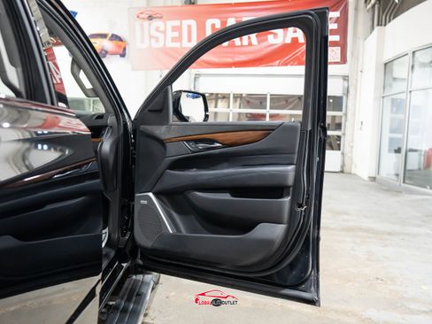 Used 2020 Cadillac Escalade ESV Premium Luxury w/ Escalade Sport Edition image 42
