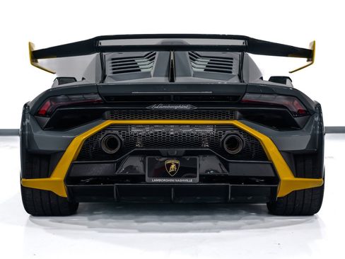 Used 2023 Lamborghini Huracan STO image 7