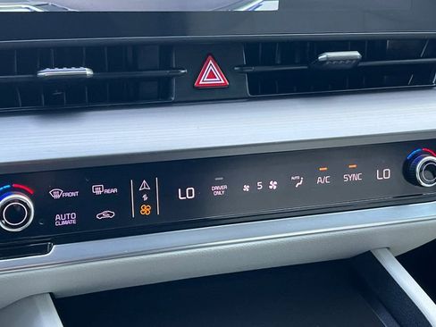 Used 2023 Kia Sportage EX image 26