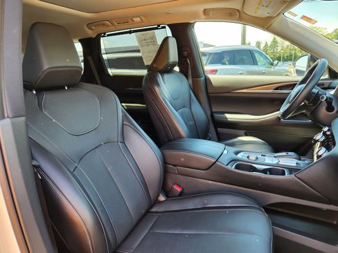 Certified 2025 INFINITI QX60 Luxe w/ Cargo Package AWD/4WD image 16