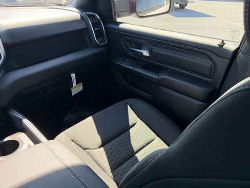New 2026 RAM 1500 Express AWD/4WD image 33