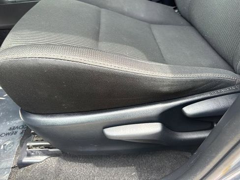 Used 2014 Toyota RAV4 XLE AWD/4WD image 12