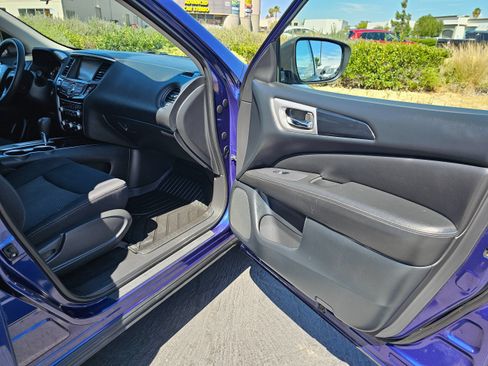 Used 2018 Nissan Pathfinder S FWD image 33