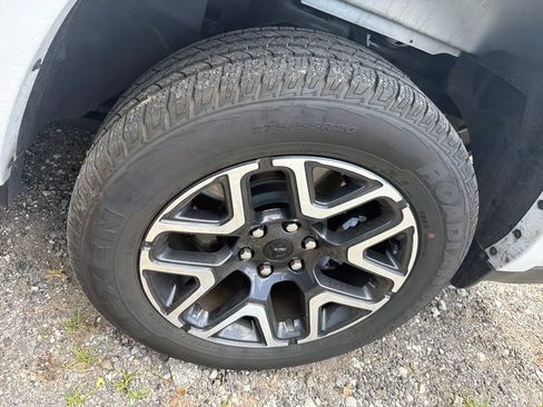 Used 2026 RAM 1500 Laramie AWD/4WD image 16