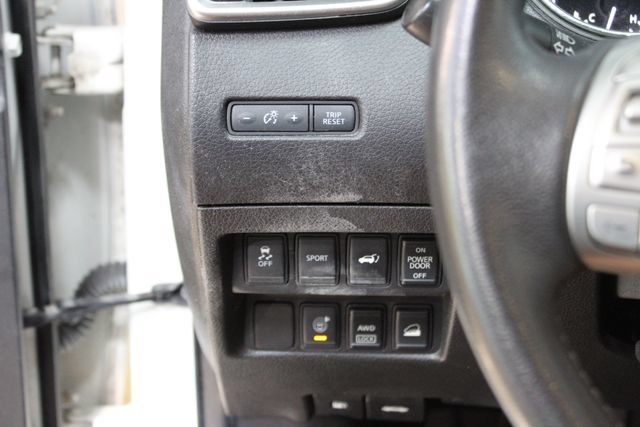 Used 2014 Nissan Rogue SL AWD/4WD image 15