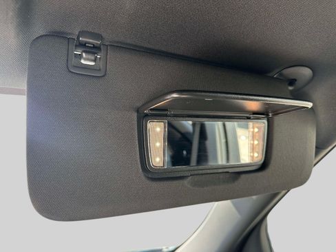 Used 2023 Chevrolet Traverse LT FWD image 36