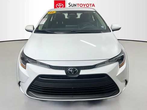 Used 2025 Toyota Corolla LE image 10