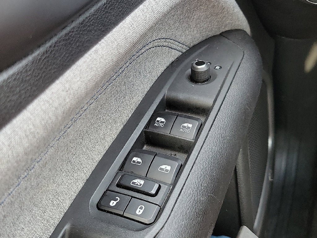 Used 2024 Jeep Compass Latitude AWD/4WD image 13
