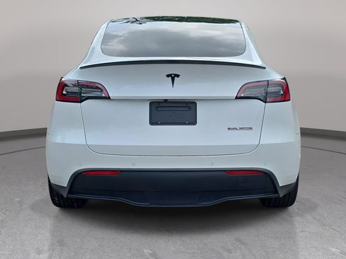 Used 2022 Tesla Model Y Performance AWD/4WD image 7