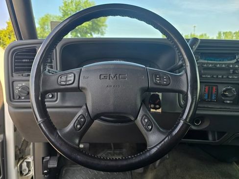Used 2006 GMC Sierra 1500 SLE w/ Light Duty Power Package AWD/4WD image 17