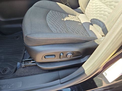 Used 2019 Chevrolet Equinox LT w/ Driver Convenience Package FWD image 18