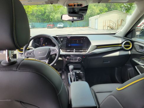 Certified 2025 Chevrolet Trax ACTIV w/ Driver Confidence Package FWD image 11