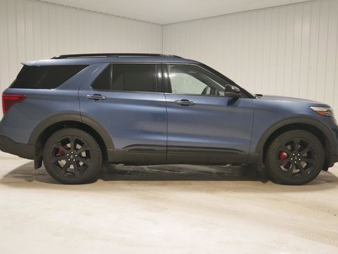 Used 2020 Ford Explorer ST w/ ST Street Pack image 4