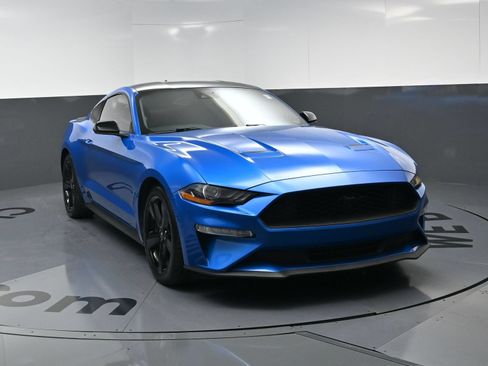 Used 2021 Ford Mustang Coupe w/ Equipment Group 101A RWD image 3
