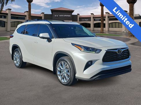 Used 2023 Toyota Highlander Limited image 2