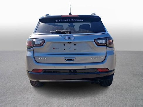 Used 2022 Jeep Compass Limited w/ Elite Group AWD/4WD image 5