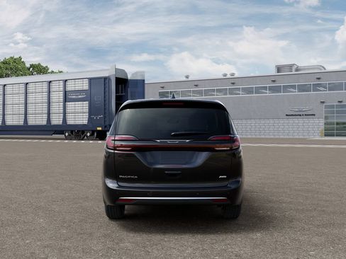 New 2027 Chrysler Pacifica Select w/ Family Tech Group AWD/4WD image 7