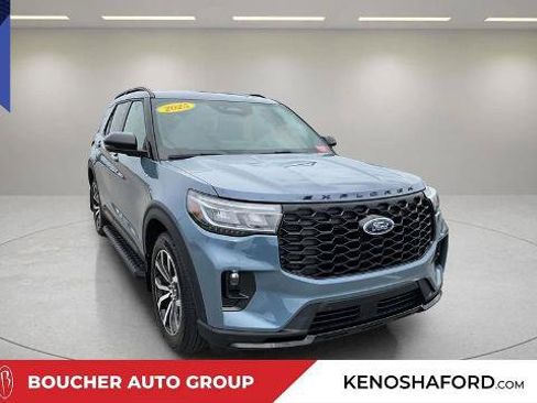 Certified 2025 Ford Explorer ST-Line AWD/4WD image 3