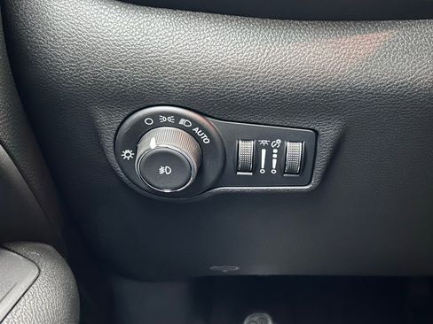New 2026 Jeep Compass Latitude AWD/4WD image 19