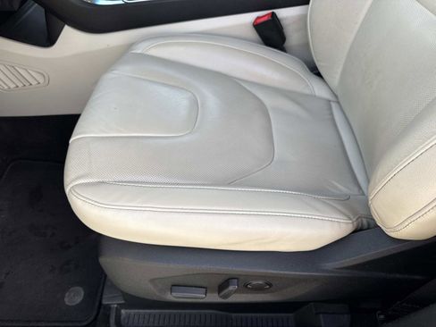 Used 2020 Ford Edge Titanium w/ Equipment Group 301A image 19