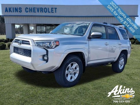 Used 2022 Toyota 4Runner SR5 AWD/4WD image 7