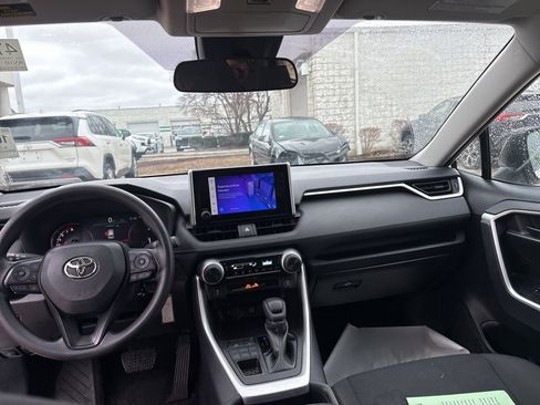 Used 2024 Toyota RAV4 LE image 22