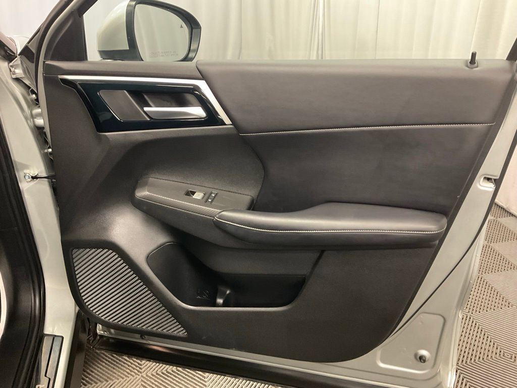 Used 2023 Mitsubishi Outlander SE AWD/4WD image 27