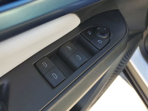 New 2026 Chevrolet Equinox EV LT image 20