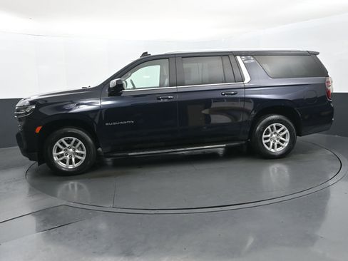 Used 2024 Chevrolet Suburban LT image 2