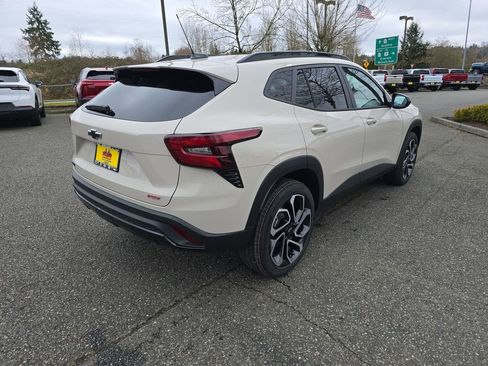 New 2026 Chevrolet Trax RS w/ Sunroof Package image 6