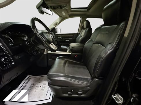 Used 2018 RAM 1500 Laramie w/ Convenience Group AWD/4WD image 5