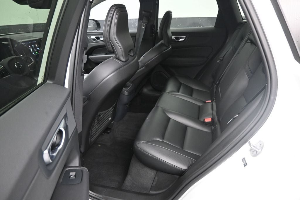 Certified 2024 Volvo XC60 B5 Core w/ Protection Package Premier AWD/4WD image 14