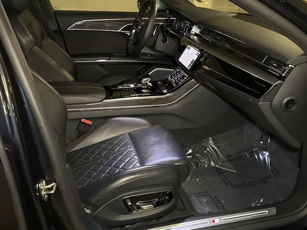 Used 2020 Audi S8 L w/ S8 Executive Package AWD/4WD image 12