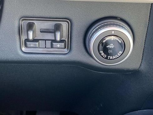 New 2026 Lincoln Navigator L Reserve AWD/4WD image 24