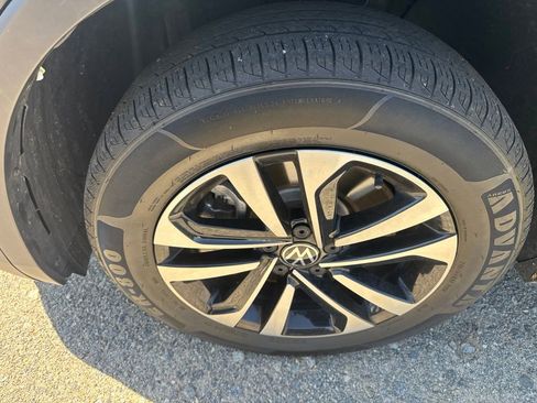 Used 2022 Volkswagen Tiguan S AWD/4WD image 11