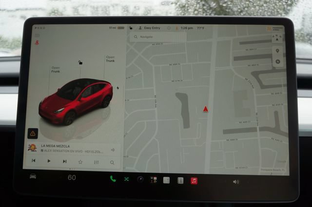 Used 2024 Tesla Model Y Long Range AWD/4WD image 30