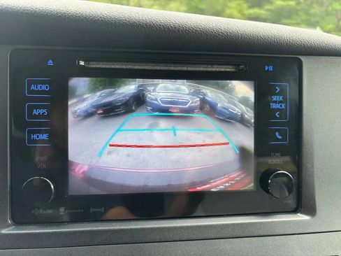 Used 2017 Toyota Sienna LE FWD image 23