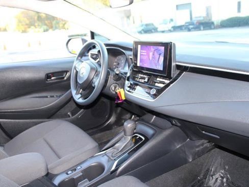 Used 2024 Toyota Corolla LE image 18