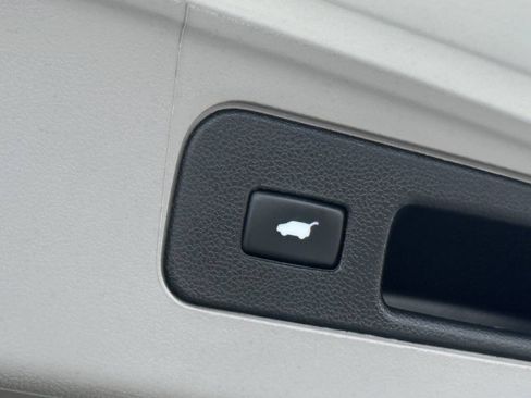 Used 2015 Honda Pilot Touring image 18