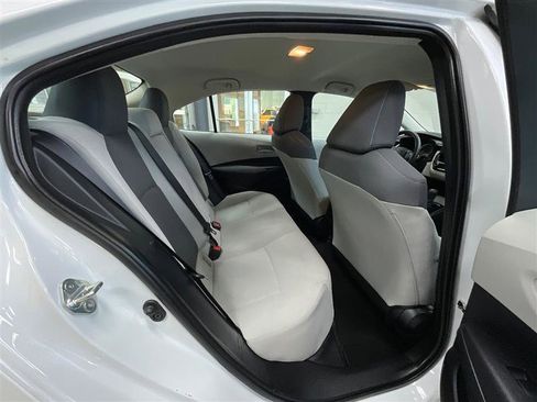 Used 2022 Toyota Corolla LE FWD image 28