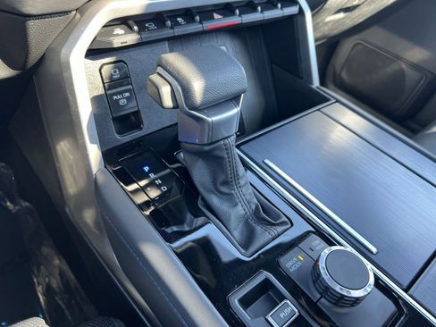 Used 2023 Toyota Sequoia Platinum AWD/4WD image 29