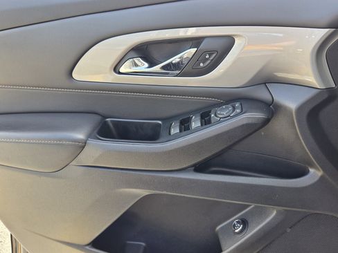 Used 2018 Chevrolet Traverse LT FWD image 31
