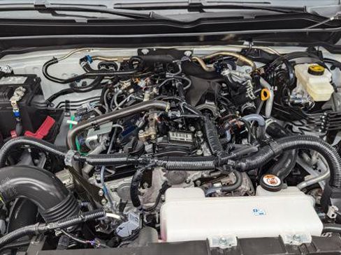 Used 2025 Toyota Tacoma SR image 28