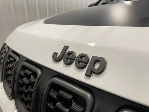 Used 2025 Jeep Compass Trailhawk AWD/4WD image 7