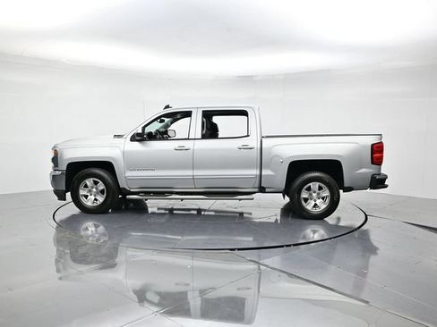 Used 2018 Chevrolet Silverado 1500 LT w/ LT Eassist Package RWD image 7