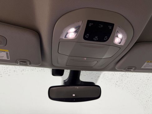 Used 2021 Chrysler Pacifica Touring-L AWD/4WD image 25