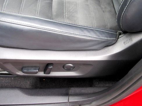 Used 2024 Mitsubishi Outlander AWD image 17