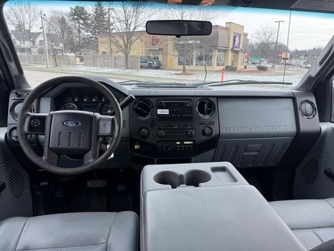 Used 2011 Ford F550 4x4 Crew Cab Super Duty w/ Payload Upgrade Pkg image 10