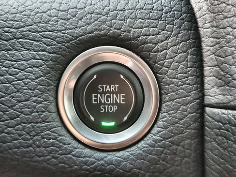 Used 2022 GMC Yukon XL Denali AWD/4WD image 16
